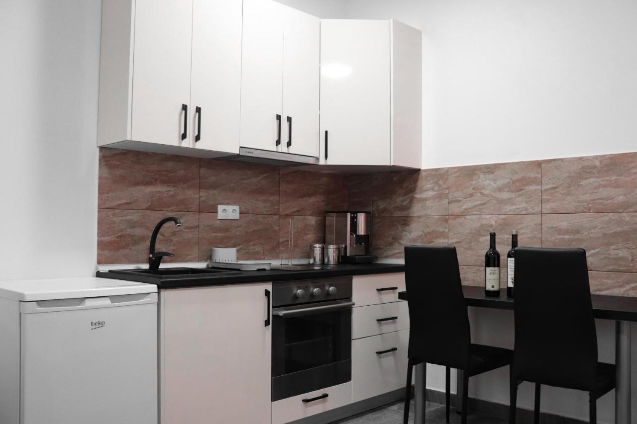 Stan Na Dan Sebastijan Appartement Banja Luka Buitenkant foto